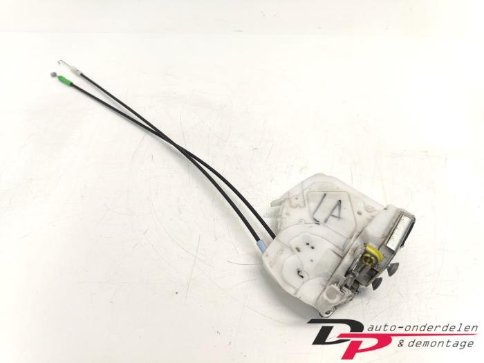 Deurslot Mechaniek 4Deurs links-achter van een Daihatsu Cuor