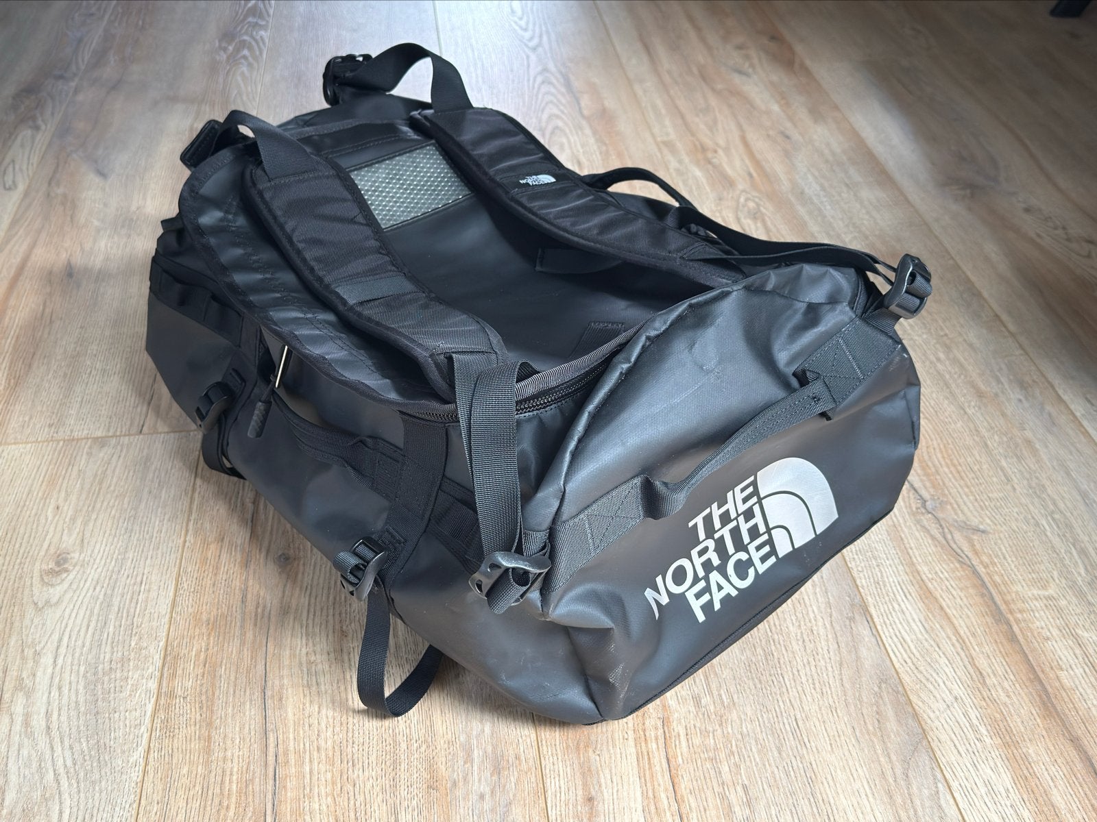 The North Face Base Camp Duffel S/P - Zwart, 40 cm of meer, Ophalen of Verzenden, Zo goed als nieuw, Waterdicht