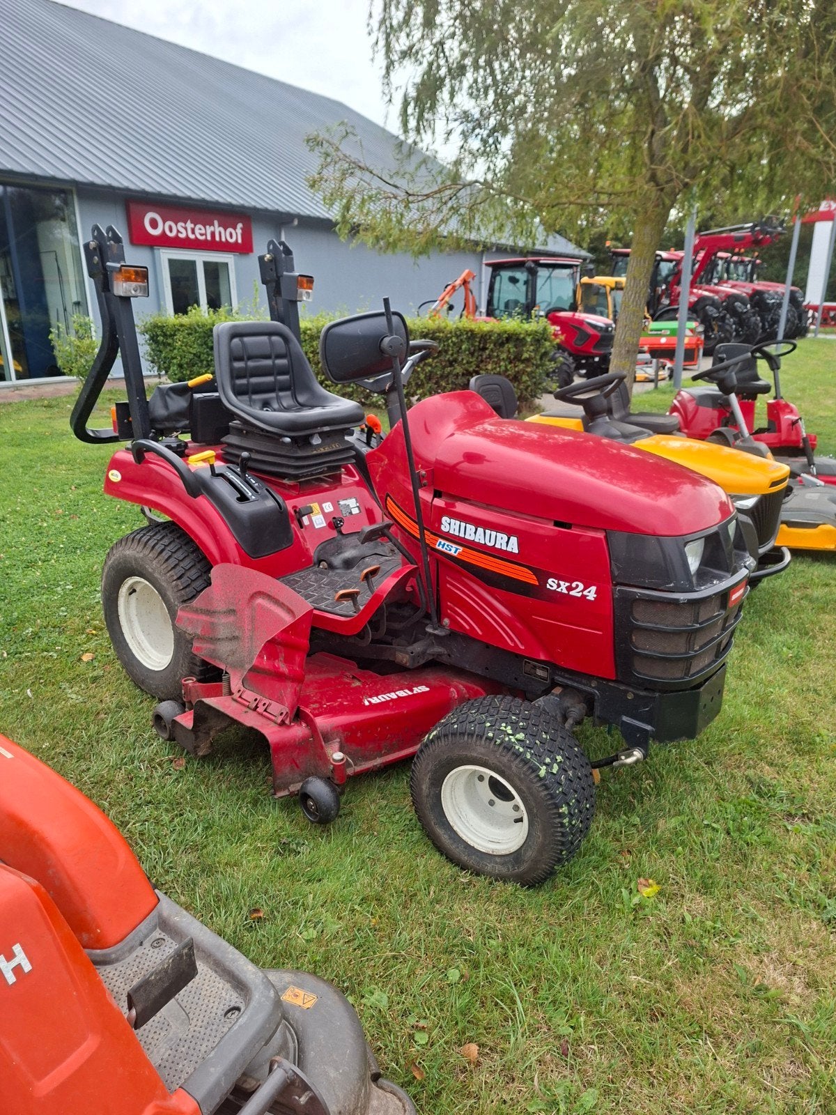 Shibaura SX24 HST compact tractor met maaidek en reserve, Ophalen of Verzenden, Gebruikt, 50 cm of meer