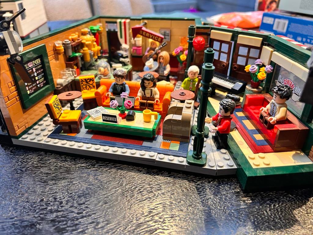 Lego Friends Central Perk 21319 - Iconische set!, Ophalen of Verzenden, Zo goed als nieuw, Complete set, Lego
