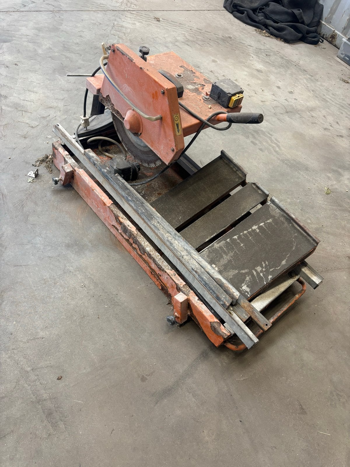 Perfectmate Steenzaagmachine 350 - Werkt goed, heeft aandach, Gebruikt, 70 mm of meer, Overige typen, Ophalen of Verzenden