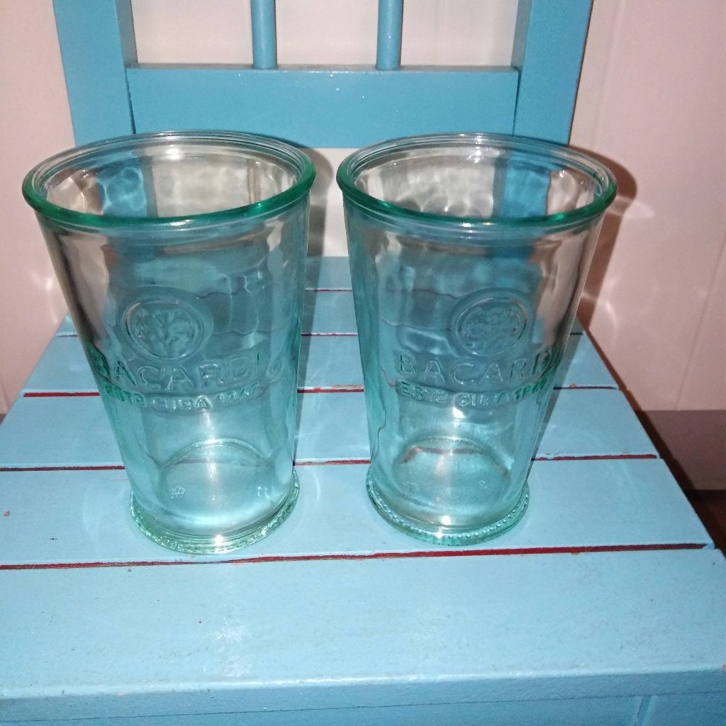 2 Bacardi rum glazen lichtgroen estd 1862, Ophalen, Gebruikt, Overige typen
