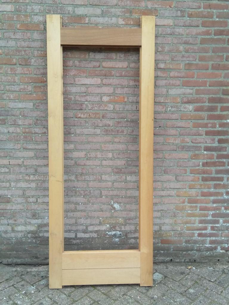 Nieuwe meranti deur 4cm, Doe-het-zelf en Verbouw, Ophalen, Nieuw, Buitendeur, 200 tot 215 cm