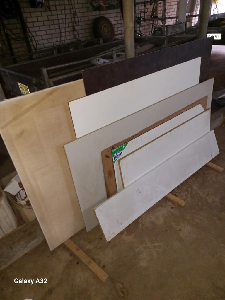 Partij restanten plaatmateriaal., Ophalen, Hout