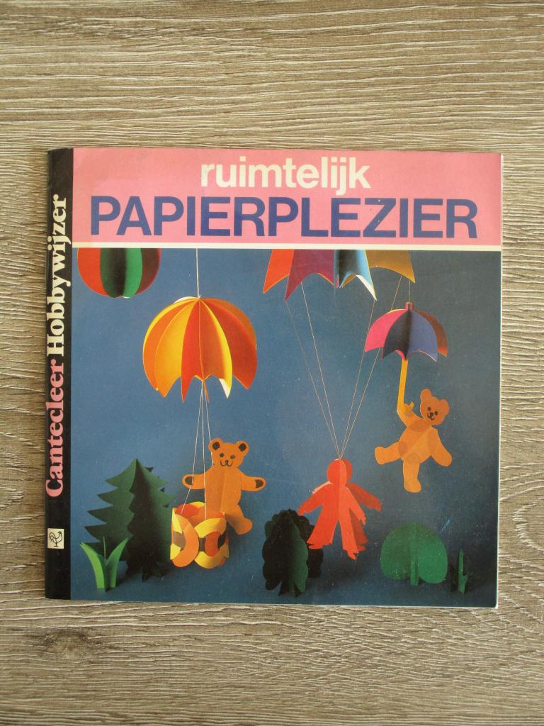 Ruimtelijk papierplezier - Ursula Ritter, Boeken, Ophalen of Verzenden, Gelezen, Overige onderwerpen