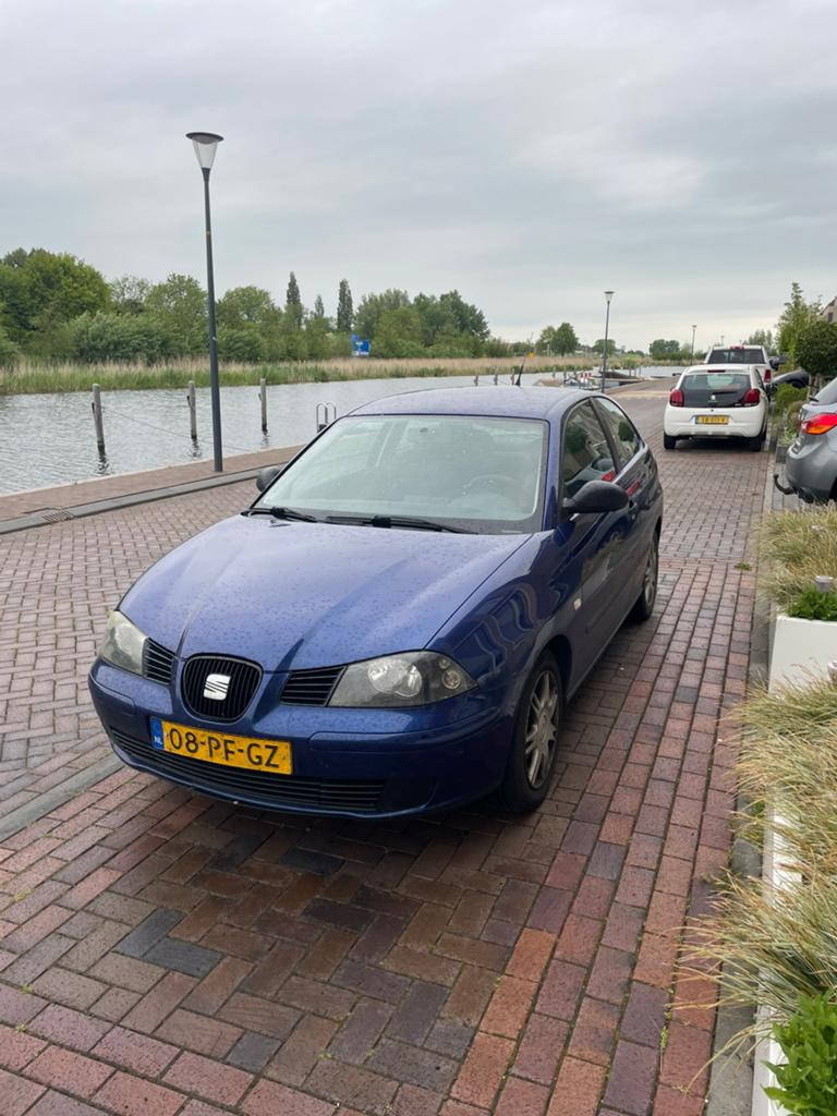 Seat Ibiza 1.4 16V 55KW 2004 Blauw, Auto's, Voorwielaandrijving, 15 km/l, 4 cilinders, Blauw