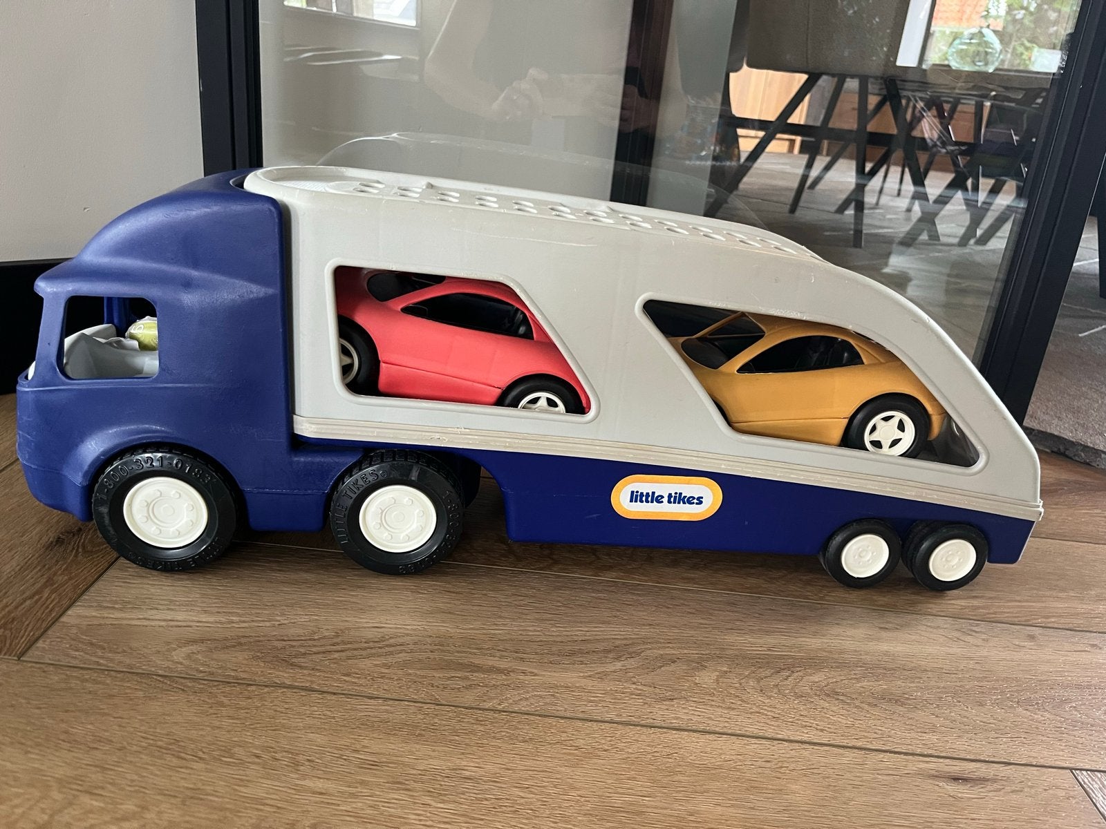 Little Tikes Autotransporter met 2 auto's, Ophalen, Gebruikt
