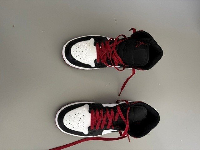 Jordan 1 Mid Gym Red Black Toe Maat EUR 42, Kleding | Heren, Schoenen, Overige kleuren, Nike, Ophalen of Verzenden, Sneakers of Gympen