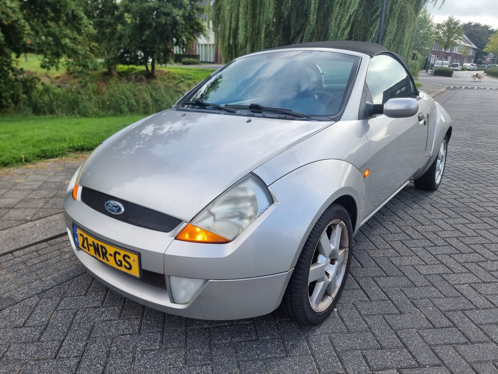 Ford Ka 1.6 Streetka cabrio airco leer lmv 112dkm, 40 €/maand, Bedrijf, Handgeschakeld, 2 stoelen