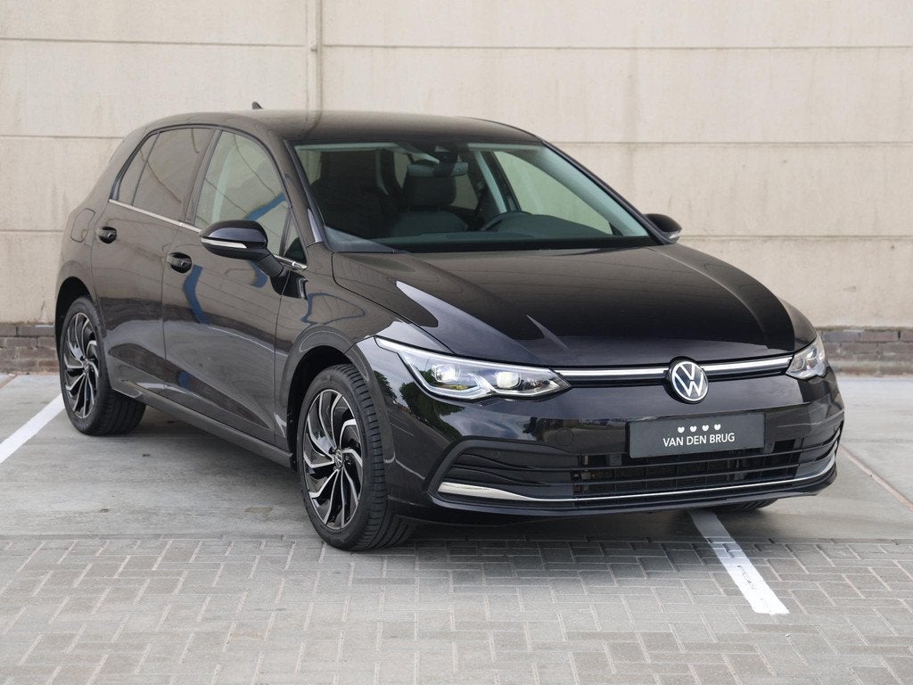 Volkswagen Golf 1.4 eHybrid Style 204PK DSG | Led Matrix | S, Gebruikt, 4 cilinders, Zwart, 13 kWh