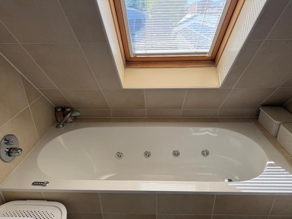 Villeroy & Boch bad met jetstream, Doe-het-zelf en Verbouw, Sanitair, Ophalen, Gebruikt, Bad