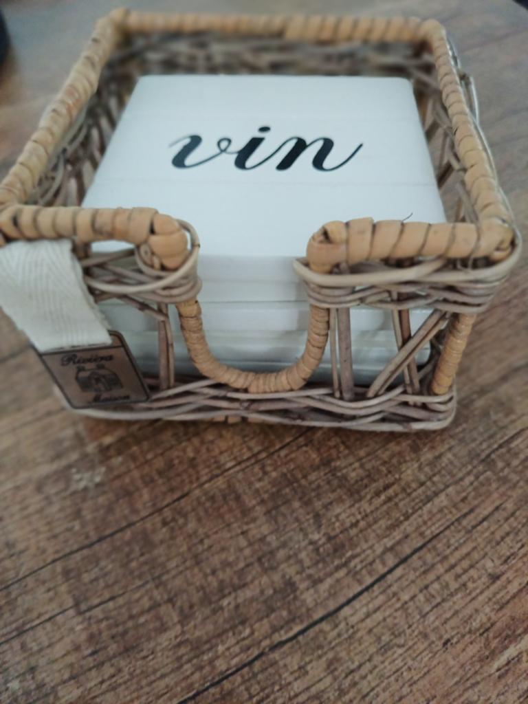 Riviera Maison onderzetters Vin met houder, Ophalen of Verzenden, Zo goed als nieuw, Glas of Kopje