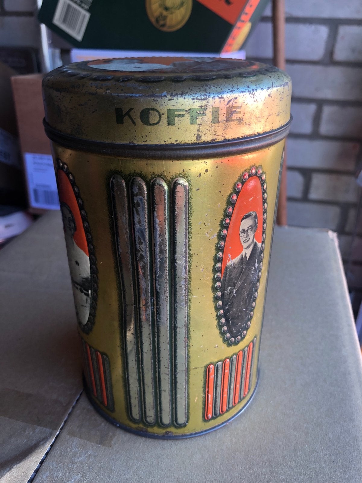 Vintage 'Koffie' Blik met Portretten - Jaren '30, Verzamelen, Blikken, Ophalen of Verzenden, Gebruikt, Overige