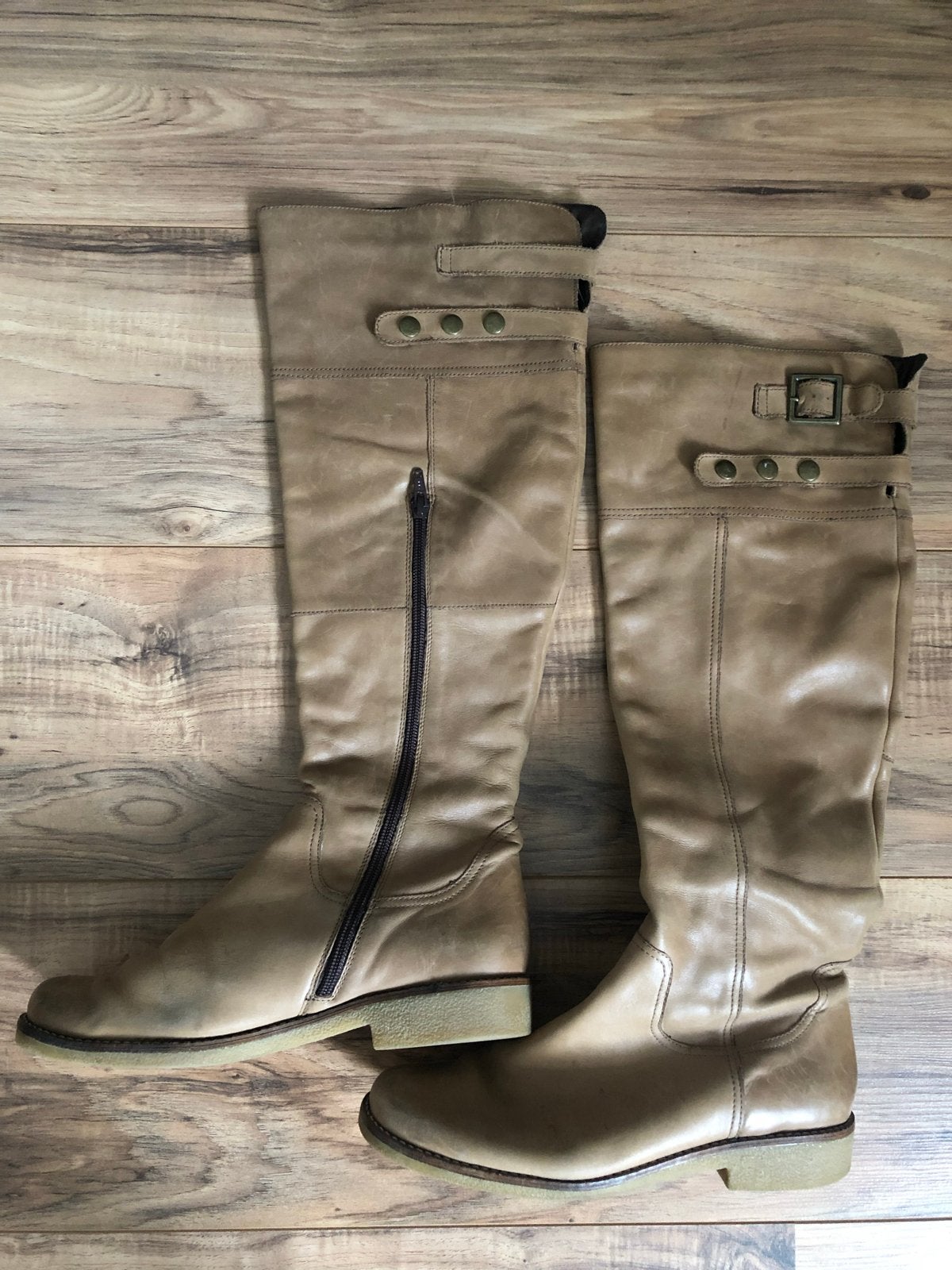 Hoge leren laarzen maat 39 taupe beige, Hoge laarzen, Beige, Ophalen of Verzenden, Gedragen