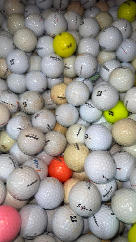 Gebruikte bridgestone golfballen 100 stuks, Sport en Fitness, Golf, Ophalen of Verzenden, Zo goed als nieuw, Bal(len)