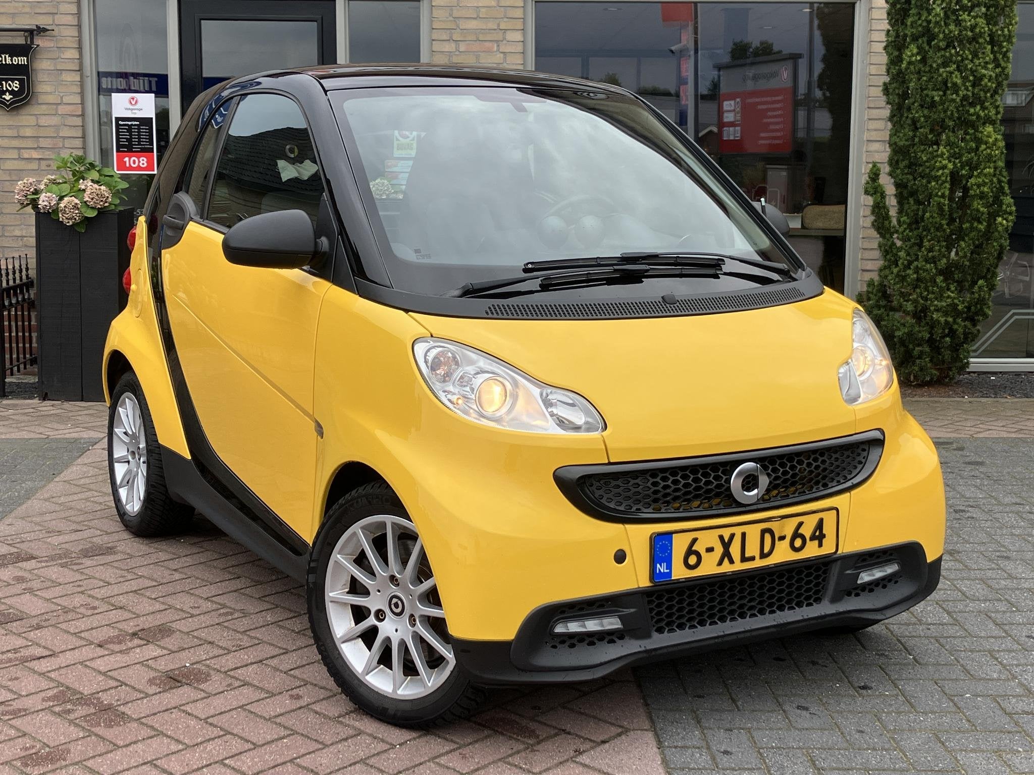 Smart Fortwo coupé 1.0 mhd Edition Pure | Pano | Navi | NAP, Auto's, Automaat, Gebruikt, 18 €/maand, 61 pk