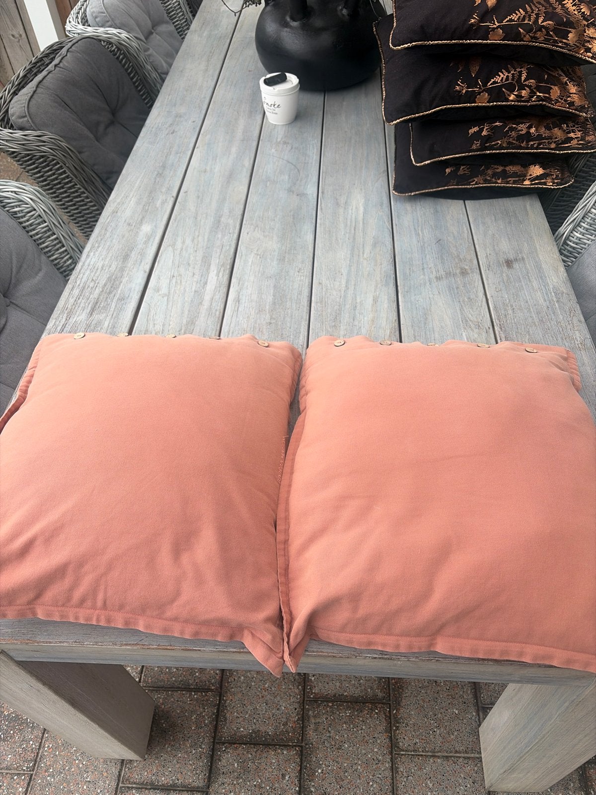 2 Riviera Maison Sierkussens - Perzikroze met knoopdetails, Inclusief binnenkussen, Riviera Maison, Vierkant, Oranje