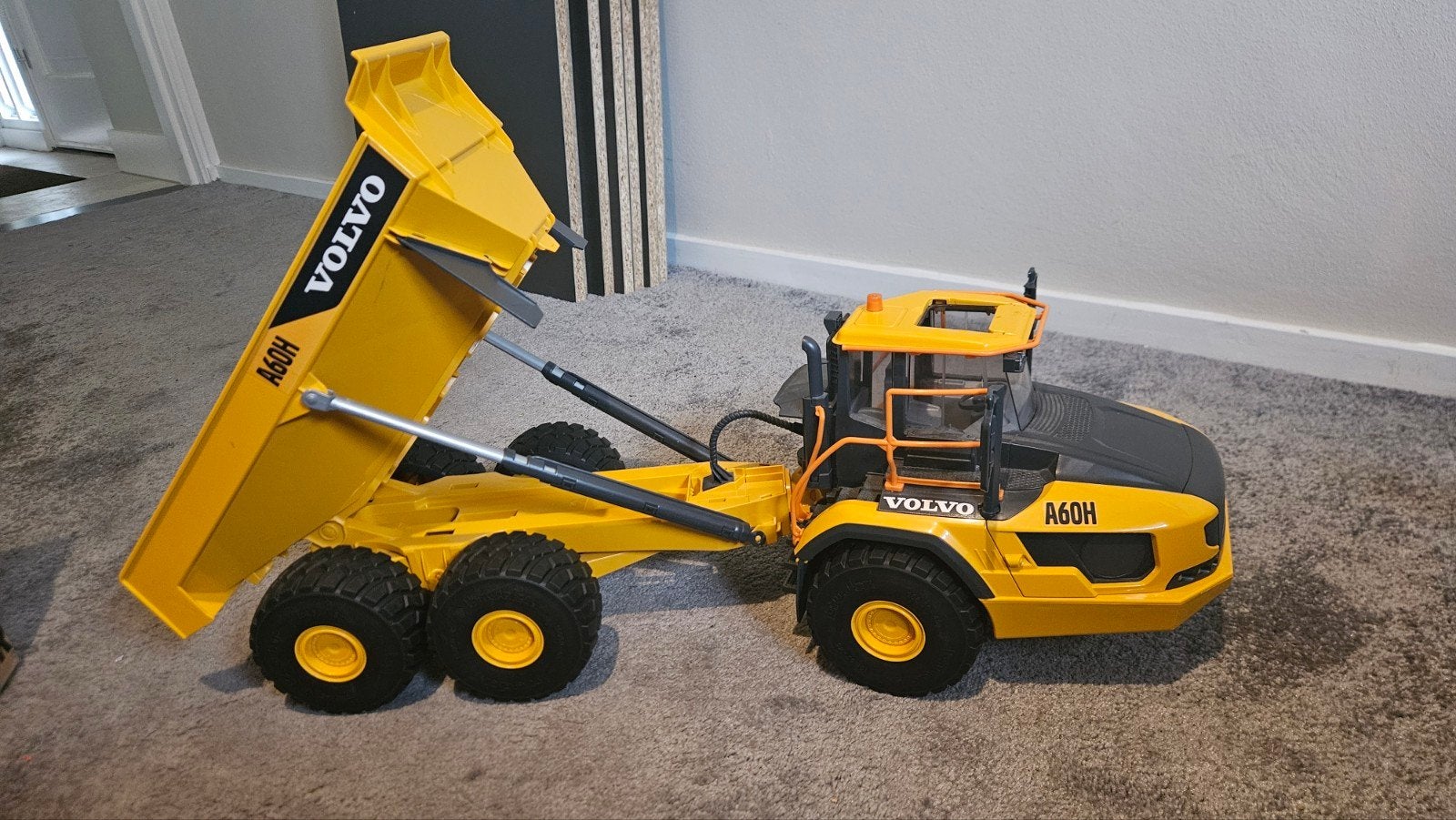Volvo A60H Dumper Speelgoedtruck, Ophalen of Verzenden, Zo goed als nieuw