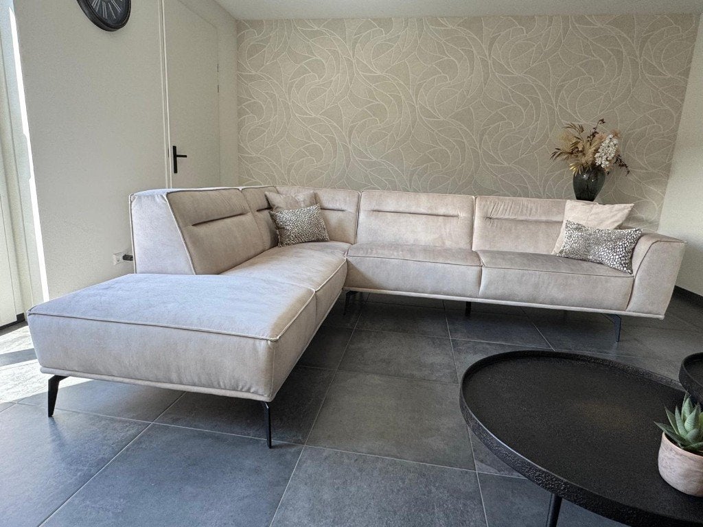 Nette hoekbank 296 x 240 kleur licht beige/ taupe, Huis en Inrichting, Banken | Bankstellen, Ophalen, 250 tot 300 cm, Gebruikt