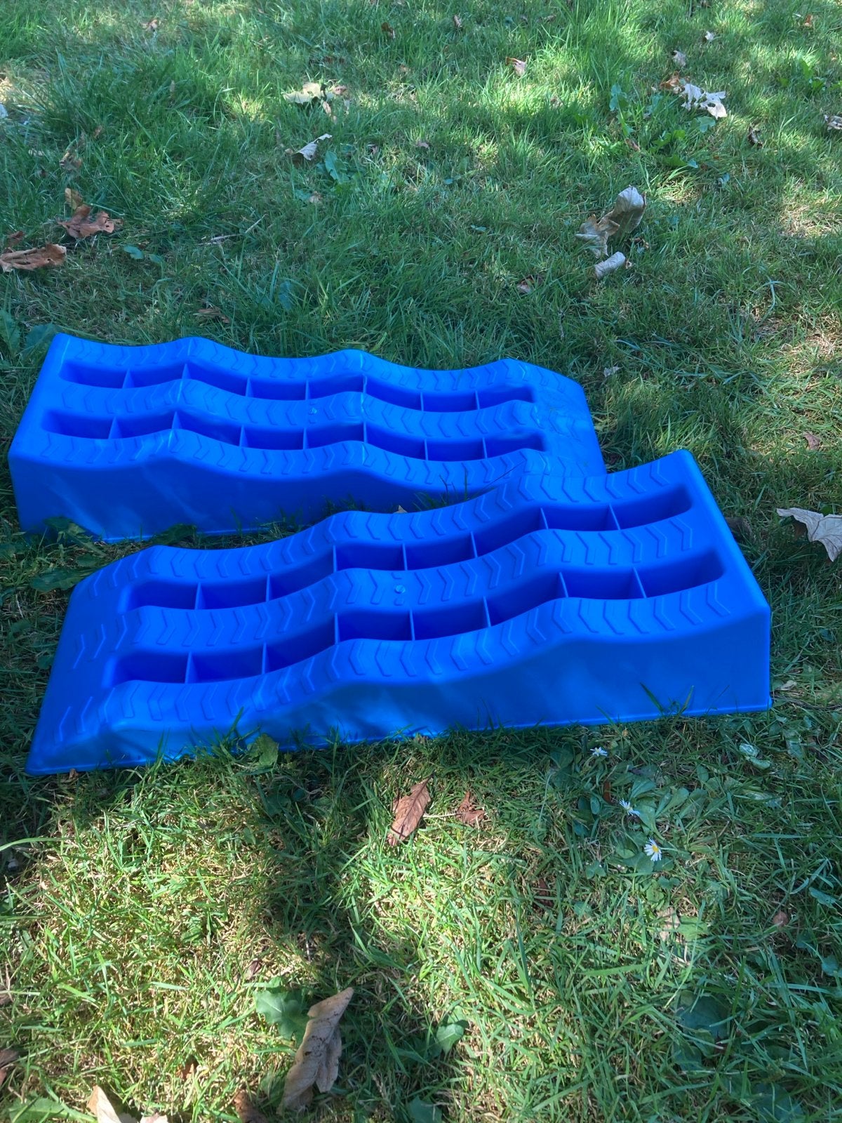 Set van 2 blauwe oprijblokken voor caravan/camper, Ophalen, Gebruikt