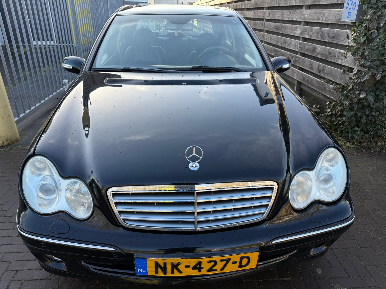 Mercedes-Benz C-Klasse 3.2 C320 Sedan 4-MATIC AUT 2004 Zwart, Auto's, Automaat, Zwart, 3199 cc, Bedrijf