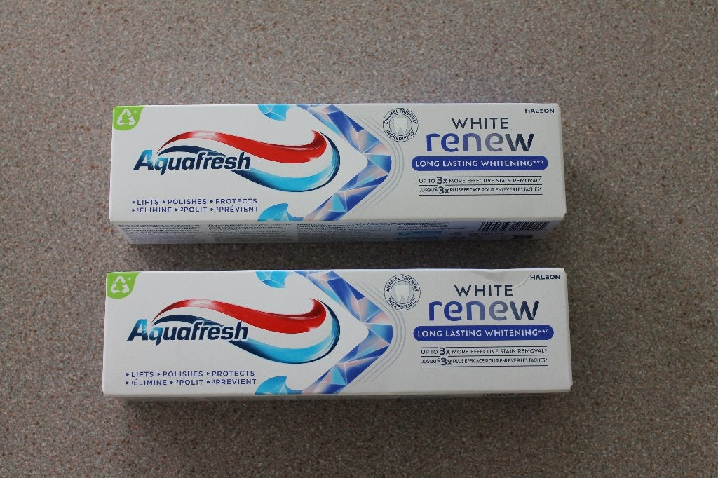 Tandpasta Aquafresh white renew 75 ml, 2 stuks, Ophalen of Verzenden, Nieuw, Tandpasta