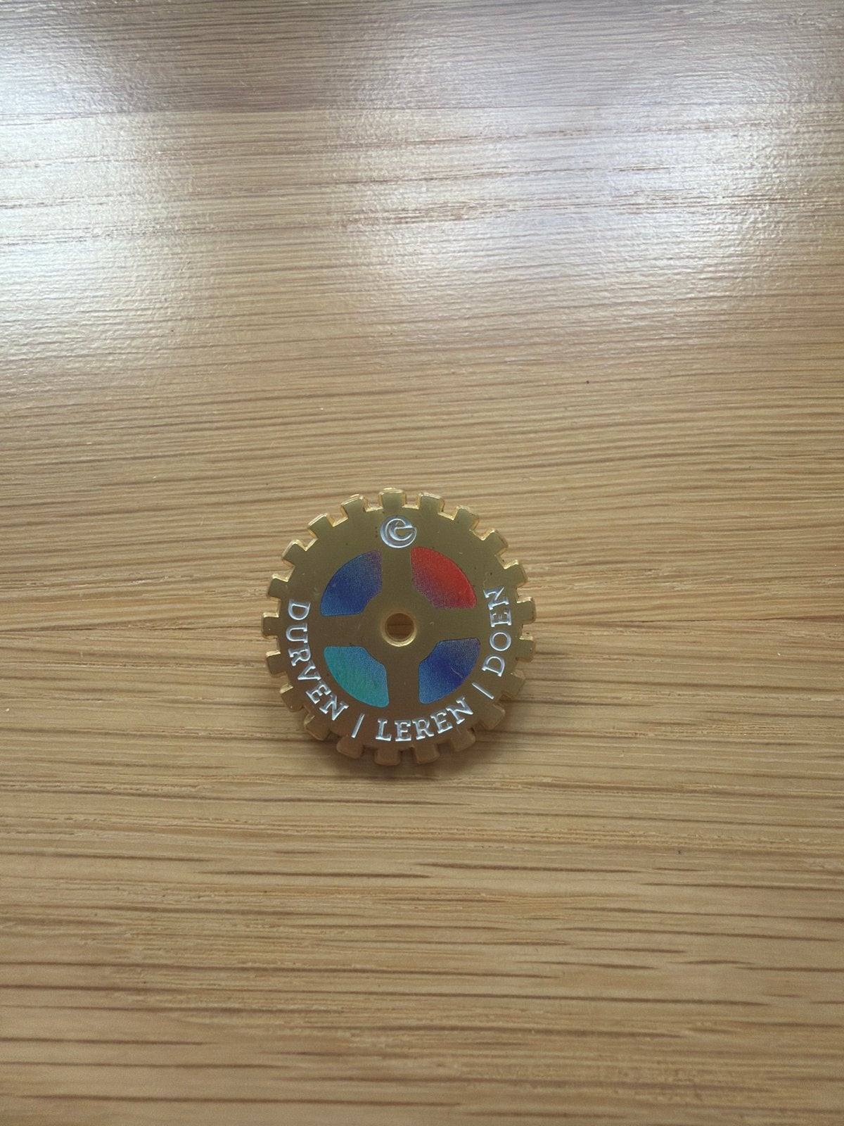 Efteling pin Durven Leren Doen, Ophalen of Verzenden, Zo goed als nieuw, Overige onderwerpen, Speldje of Pin