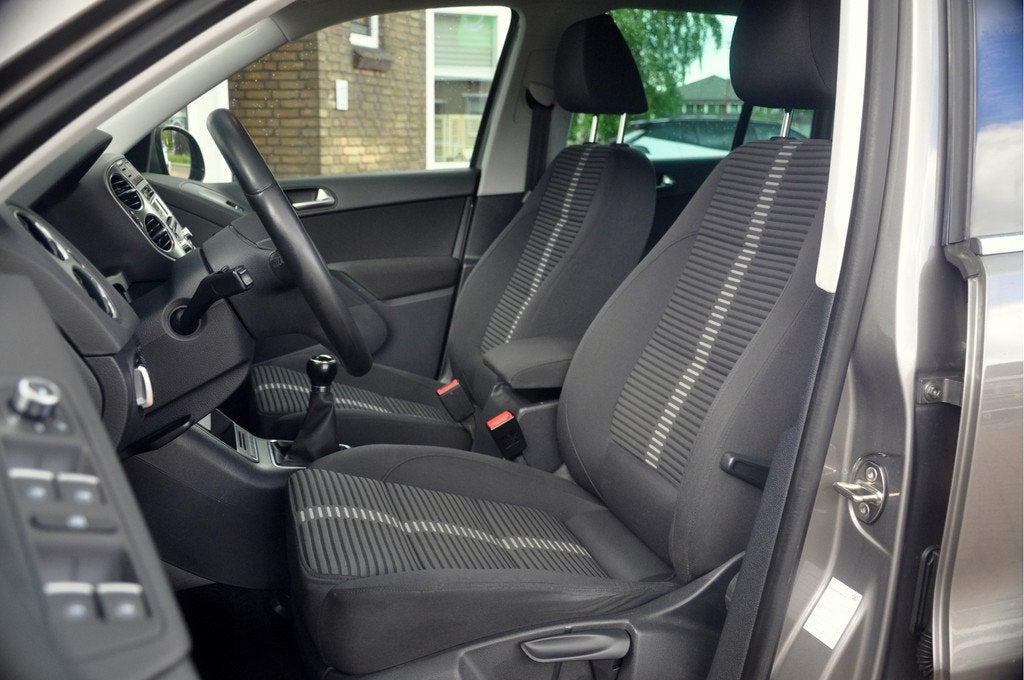 Volkswagen Tiguan 1.4 TSI 150 PK Sport&Style | Trekhaak | Cl, Voorwielaandrijving, Zwart, 4 cilinders, 150 pk