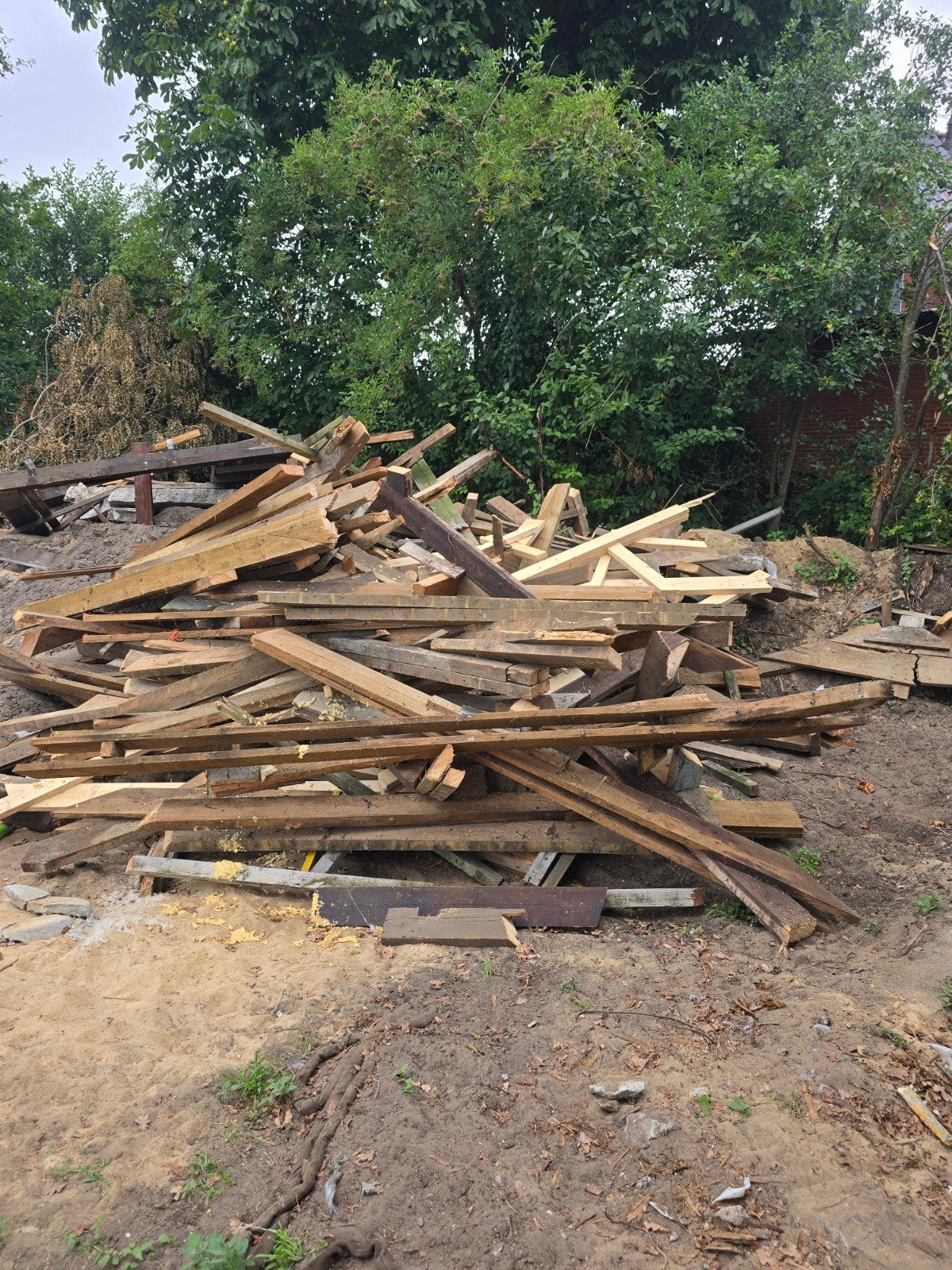 Bouwhout afvalhout brandhout vuren grenen, 3 tot 6 m³, Ophalen