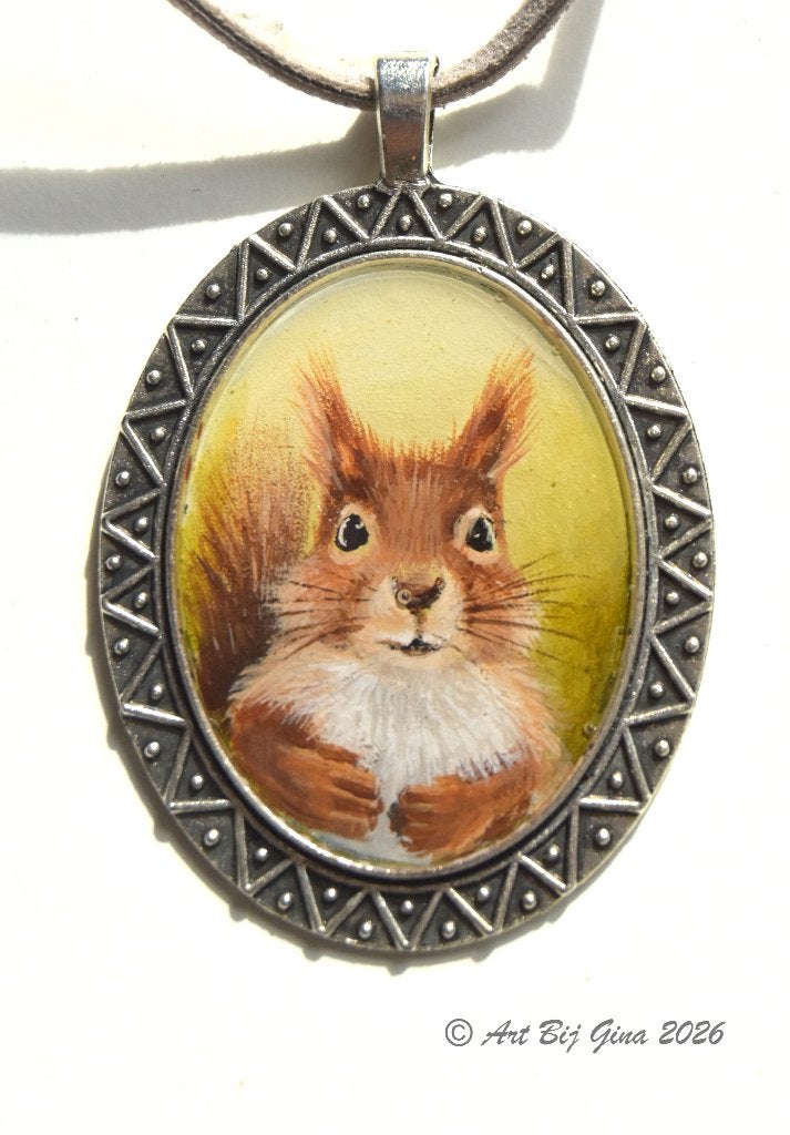Portret van een eekhoorntje geschilderd op een kettinghanger, Ophalen of Verzenden
