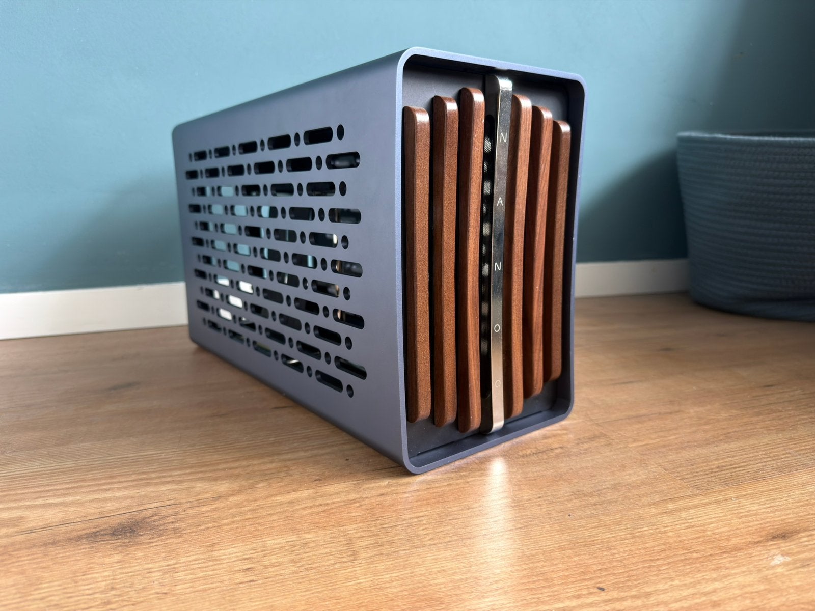 SFF PC case THORZONE Nanoq R, Ophalen of Verzenden, Zo goed als nieuw