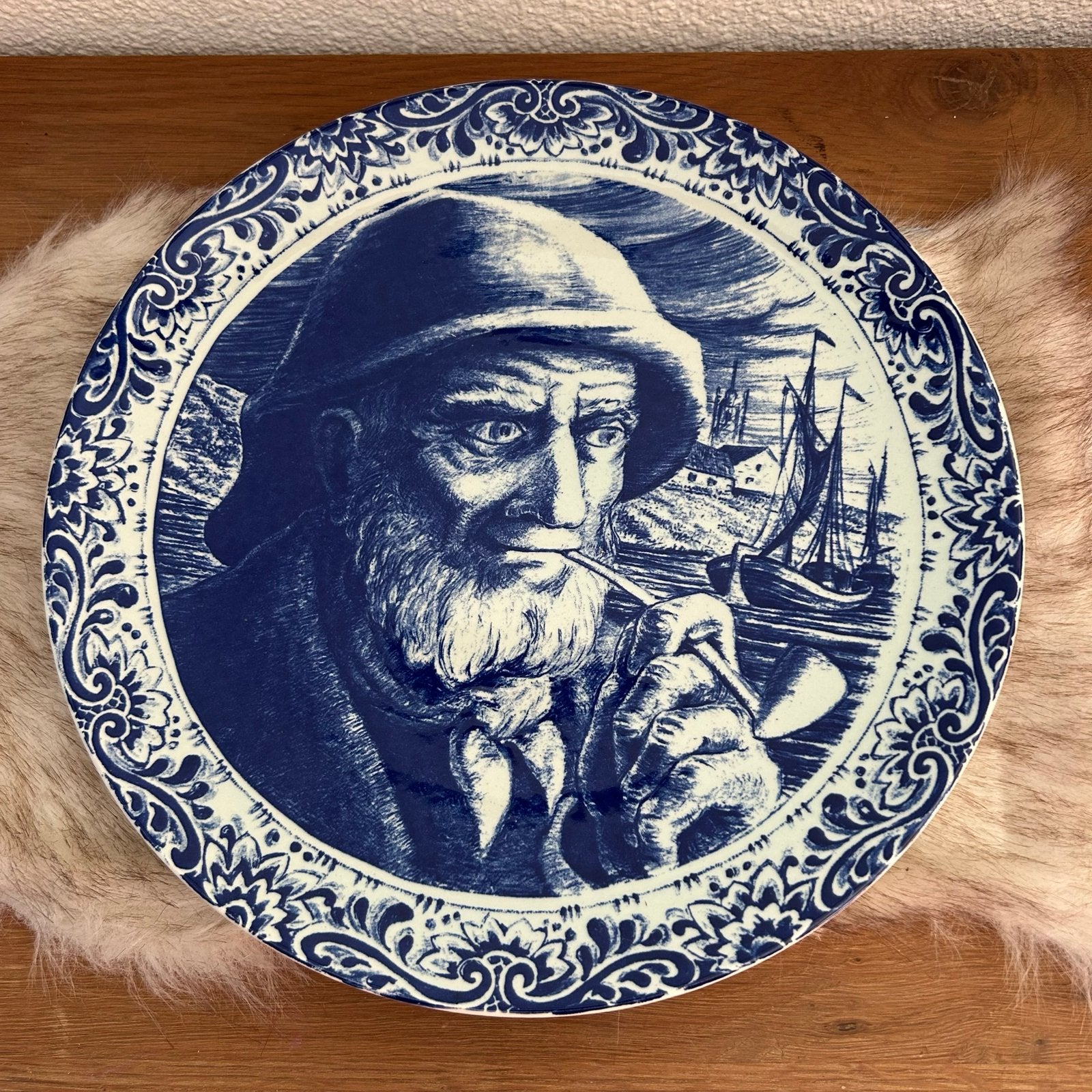 Puntgaaf Boch La Louvière Delft Wandbord Visser met Pijp, Antiek en Kunst, Ophalen of Verzenden