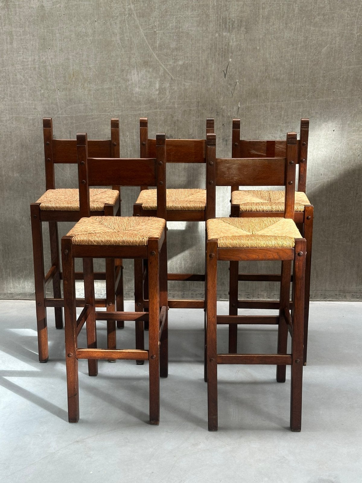 Set/5 Vintage Brutalist Barkrukken, Ophalen, 60 tot 90 cm, X, Hout