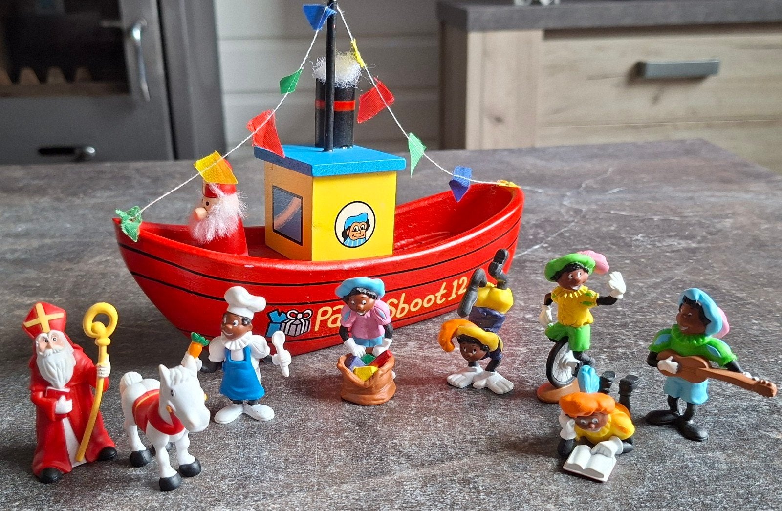 Vero Pakjesboot 12 + 8 Sinterklaas figuren (Blokker) Vintage, Diversen, Ophalen of Verzenden