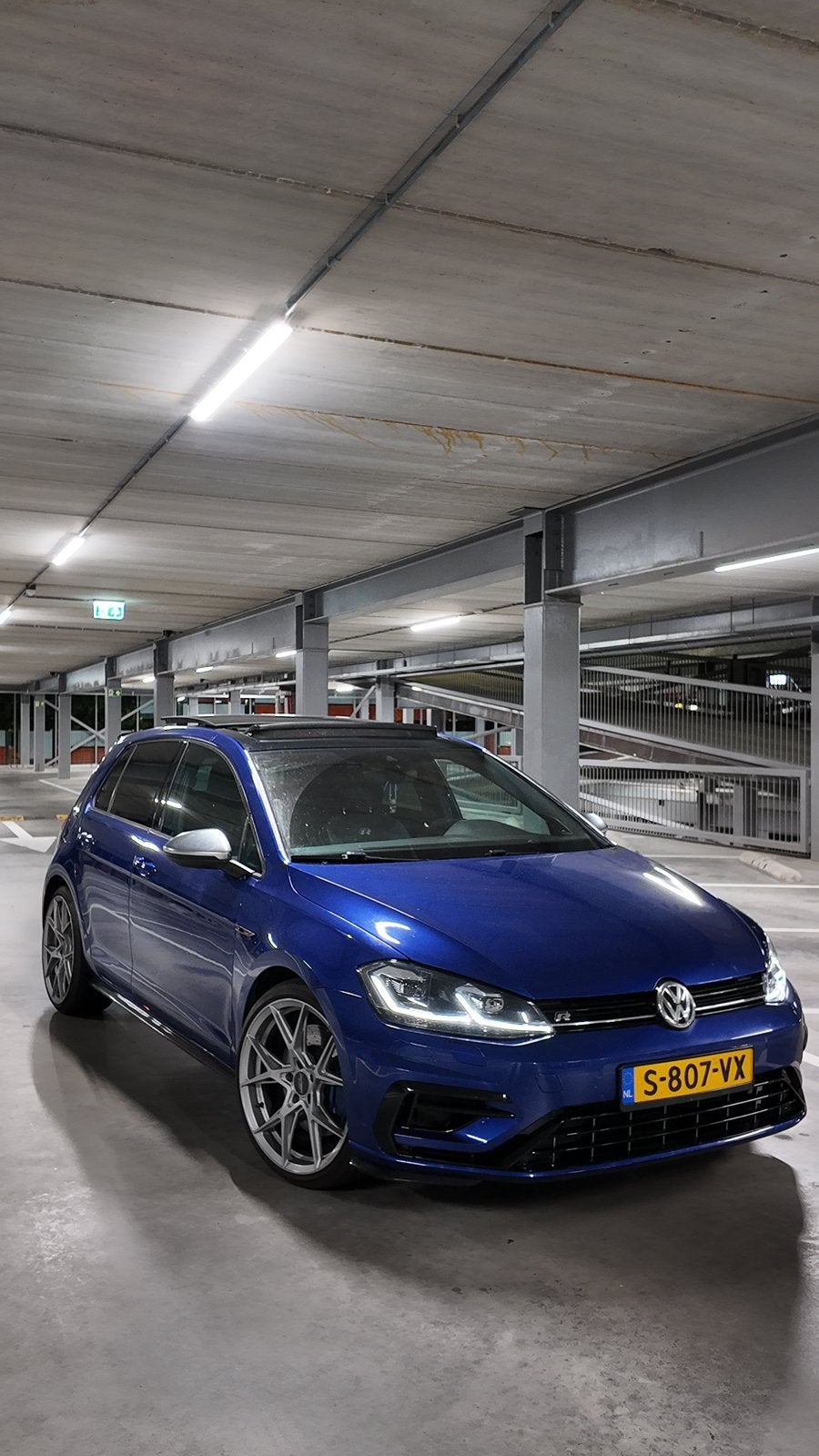 Volkswagen Golf  R 2.0 TSI 4Motion 380pk 7-DSG 5D 2017 Blauw, Auto's, Automaat, 4 cilinders, 1984 cc, Blauw