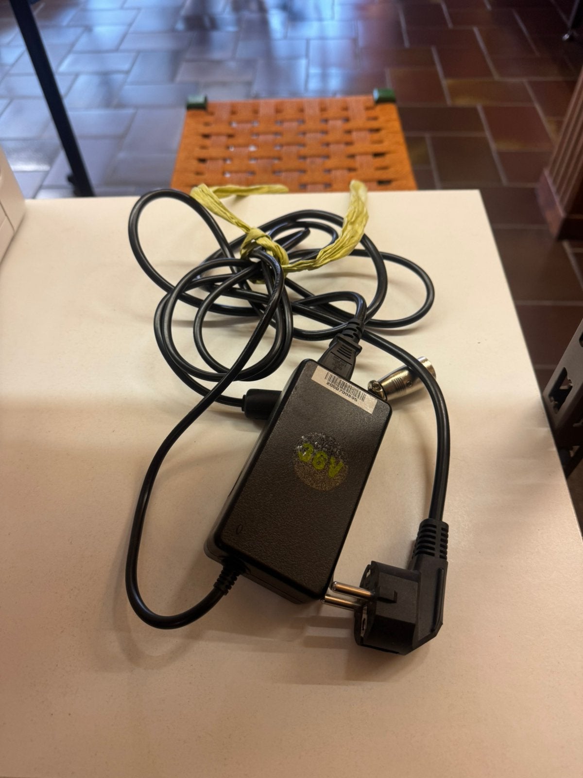 Oplader Pointer E bike 36 volt origineel (Nr: 2320), Zo goed als nieuw
