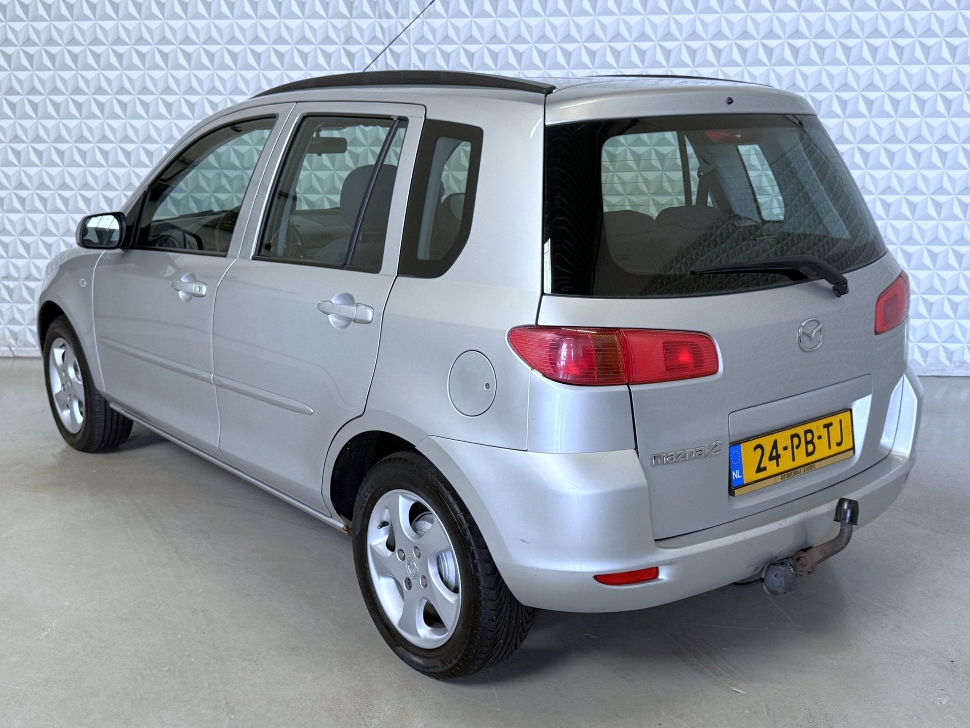 Mazda 2 1.6 Sportive Airco Cruise Trekhaak (2004), Auto's, Voorwielaandrijving, 1596 cc, 101 pk, Gebruikt
