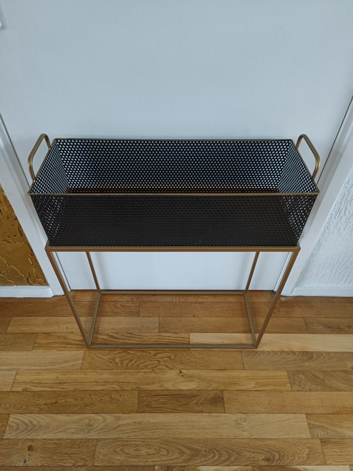 Bijzet mand tafel, Huis en Inrichting, Ophalen, Metaal of Aluminium, 55 tot 75 cm, Zo goed als nieuw