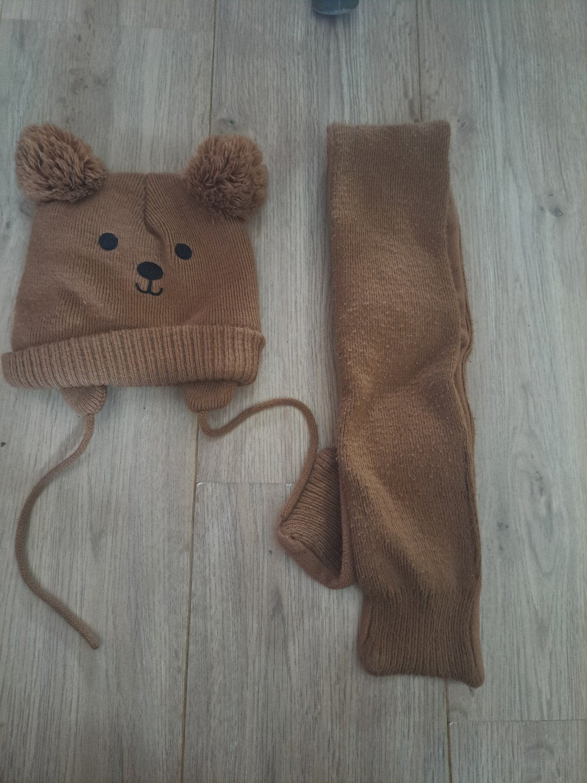 Schattig berenmutsje en sjaal setje voor baby's, Kinderen en Baby's, Babykleding | Mutsen, Sjaals en Wanten, Ophalen, Gebruikt