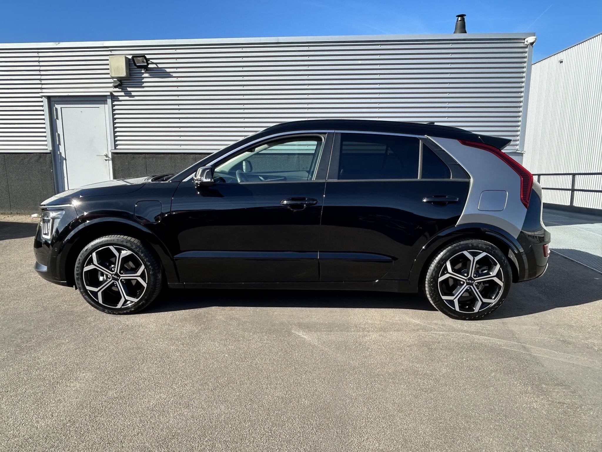 Kia Niro 1.6 GDi PHEV ExecutiveLine Schuif/kanteldak, Trekha, Dealer onderhouden, Gebruikt, Euro 6, Zwart