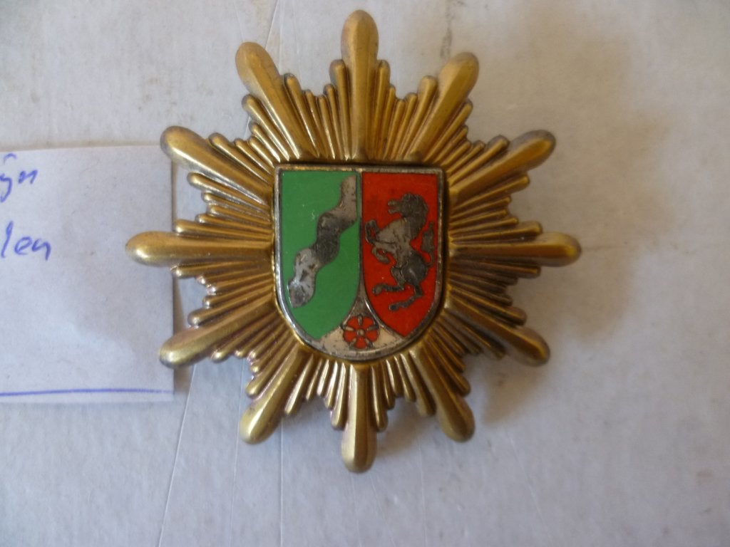 Ouder Politie Pet Embleem Noordrijn Westfalen in nieuwstaat., Ophalen of Verzenden, Overige soorten, Duitsland, Embleem of Badge