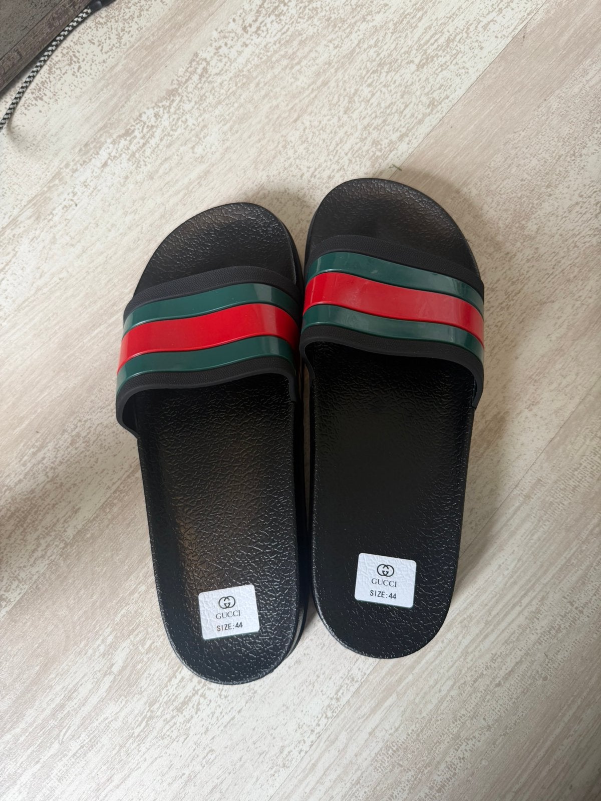 Gucci slippers nieuw, Ophalen of Verzenden, Overige maten, Zwart