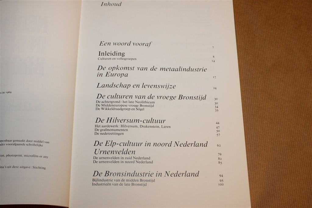 Nederland in de Bronstijd — J.J. Butler — Archeologie, Ophalen of Verzenden, Gelezen