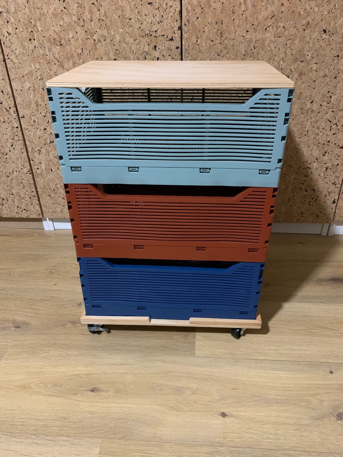 HEMA kastje 3 kratten op wieltjes donkerblauw zeegroen terra, Ophalen, Zo goed als nieuw