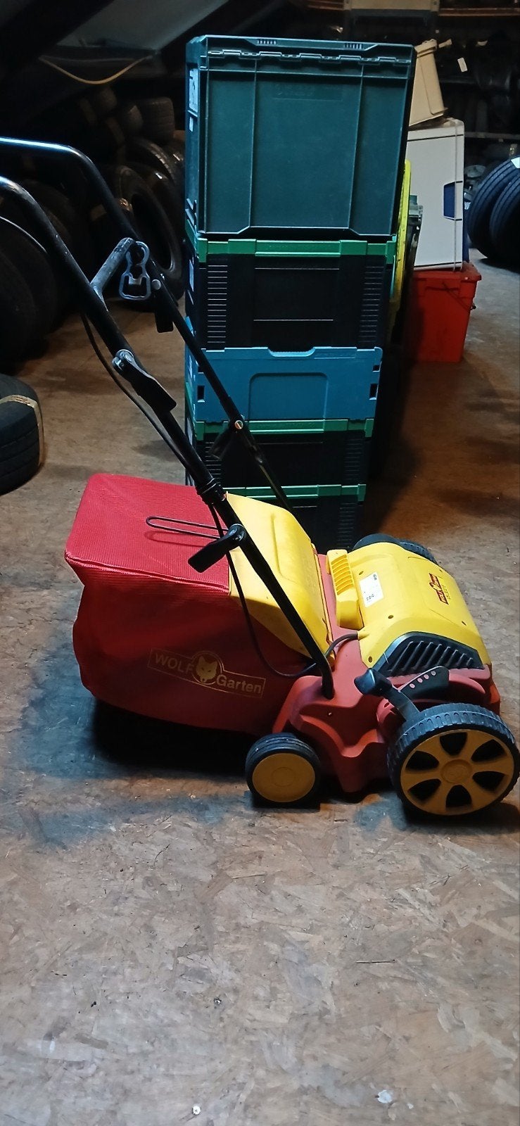 Wolf-Garten verticuteermachine VS 302E met opvangzak, Tuin en Terras, Verticuteermachines, Ophalen, Gebruikt, Wolf-Garten