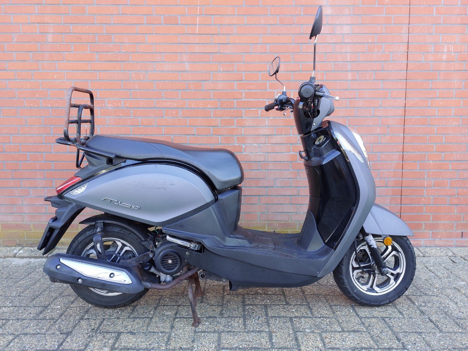 Sym Mio 50i 4t bromscooter (2018) met geel kenteken, Gebruikt, Maximaal 45 km/u, Benzine, 50 cc