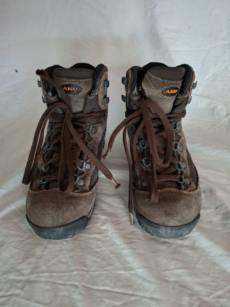 Aku schoenen maat 38 voor 35 euro, Ophalen of Verzenden, Zo goed als nieuw, Schoenen