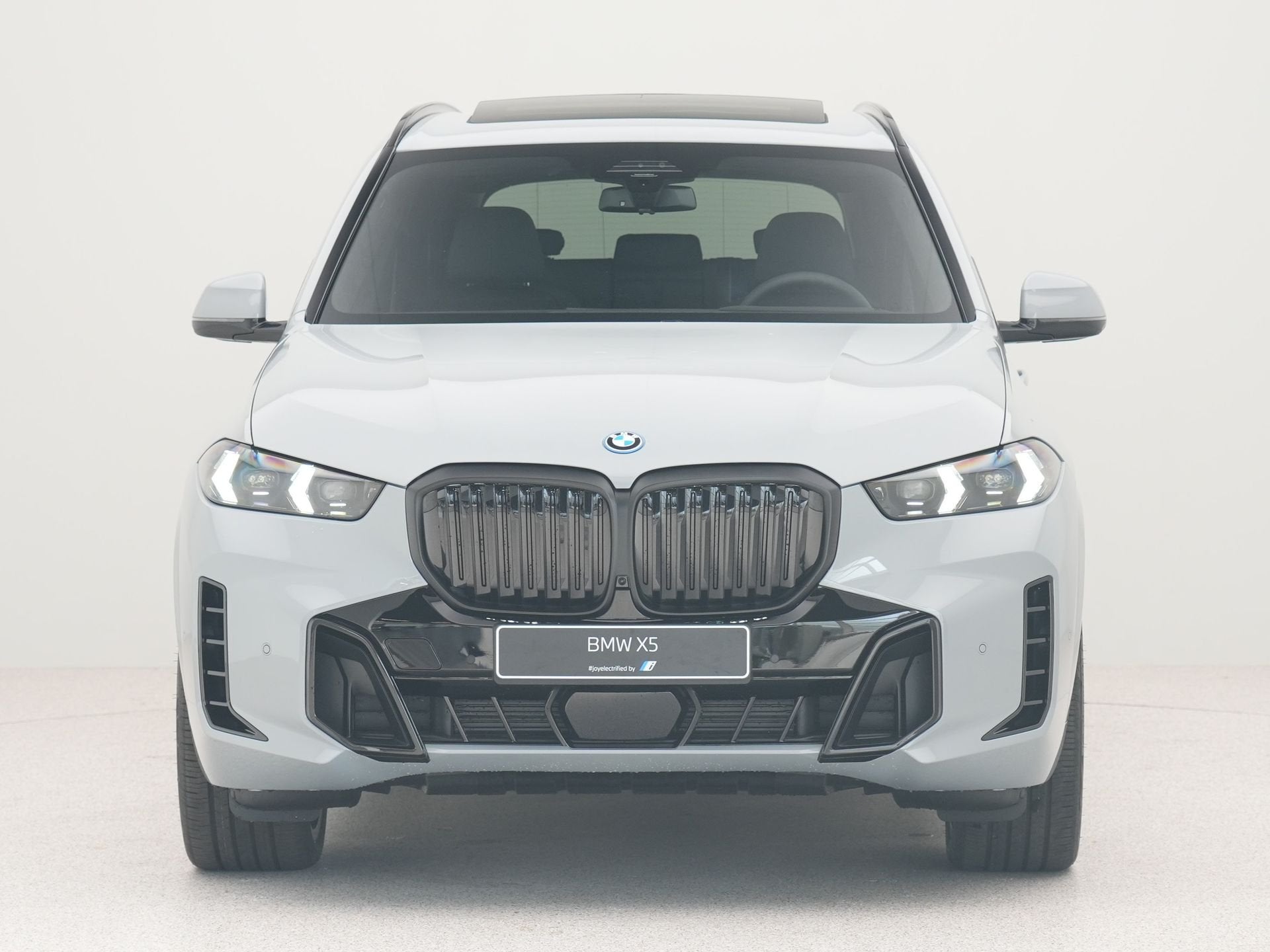 BMW X5 xDrive50e M Performance parts (bj 2026, automaat), Auto's, Automaat, 2395 kg, Overige brandstoffen, Bedrijf