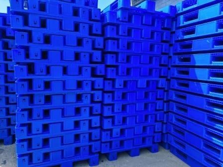 Blauwe kunststof paletten ( Tonnen,Vaten,Ibc containers ), 150 liter of meer, Ophalen, Zo goed als nieuw, Kunststof