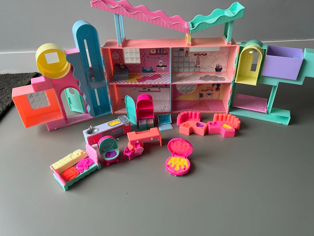 L.O.L. Surprise Squish Sand Magic House met dozen, Kinderen en Baby's, Ophalen of Verzenden, Gebruikt, Meisje